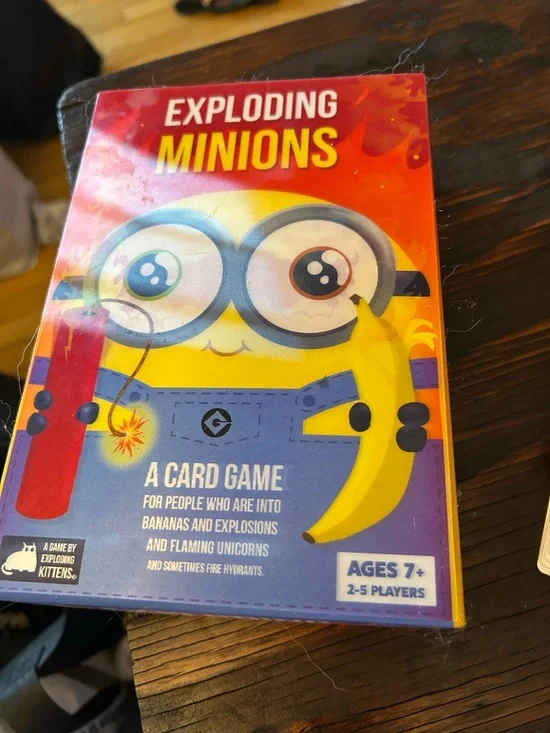 Exploding Minions Card Game - Yellow - Picture 7 of 8